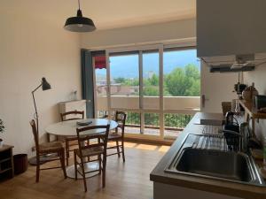 Appartements T1 renove, idealement situe : photos des chambres