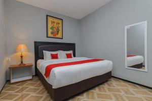 RedDoorz Plus At Swun Stay Raya Langsep - 3hvězdičkové hotely ve městě Malang