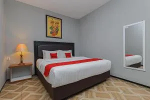 RedDoorz Plus At Swun Stay Raya Langsep - Bumirejo