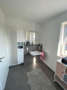 Wunderbare Ferienwohnung OG mit Nähe zum Badesee 1