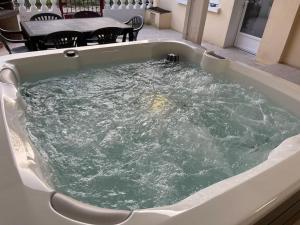 Les berges du canal, maison avec Jacuzzi