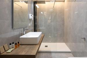 King Room with Spa Bath