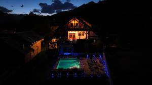 Appartements Chalet SERRE CAMBEOU Piscine&spa : Appartement 3 Chambres