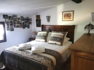 Maisons de vacances Le Cellier de Beaulieu, au pied de la Cite, Maison de Vacances avec Climatisation et Jacuzzi : photos des chambres