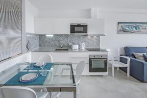 ocean view top floor WiFi aircon 09