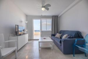 Ocean view top floor WiFi aircon 10