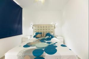 Ocean view top floor WiFi aircon 10