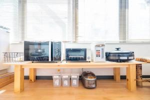 302 步行秋叶原上野 交通便利 舒适大床房 直达浅草银座新宿 设施配套齐全 行李寄存 Cozy Queen Room Walk to Akihabara and Ueno Direct Access to Asakusa Ginza Shinjuku Fully Equipped with Luggage Storage