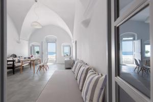 Evmenia Luxury Cave Villa Santorini Greece