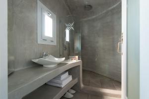Evmenia Luxury Cave Villa