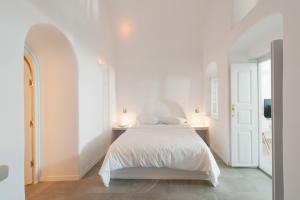 Evmenia Luxury Cave Villa Santorini Greece