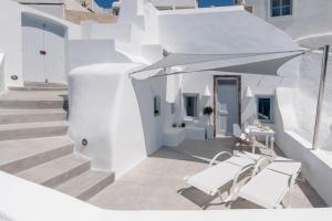 Evmenia Luxury Cave Villa Santorini Greece