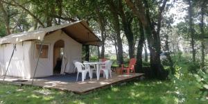 Campings Hebergements sur camping au bord de la mer : photos des chambres