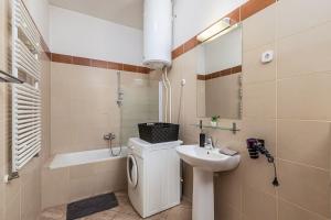 Venus Apartments - Gozsdu court III