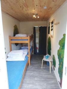 Campings Hebergements sur camping au bord de la mer : photos des chambres