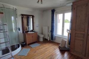 Maisons de vacances Au Moulin des Pres - Gite 15 couchages au bord de l'eau : photos des chambres