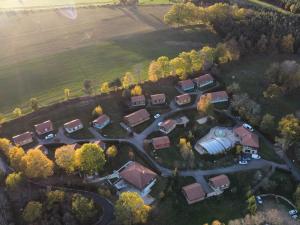 Motels Les Chalets de la MARGERIDE : photos des chambres