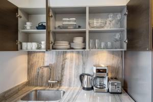 Midtown 1BR w Pool Gym Parking nr Times Sq NYC-378