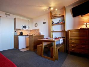 Appartements Studio Chamrousse, 1 piece, 4 personnes - FR-1-340-233 : photos des chambres