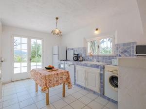 Maisons de vacances Holiday Home Mas des Chenes - GRI120 by Interhome : photos des chambres