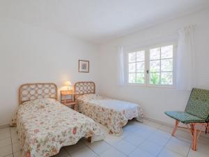 Maisons de vacances Holiday Home Mas des Chenes - GRI120 by Interhome : photos des chambres