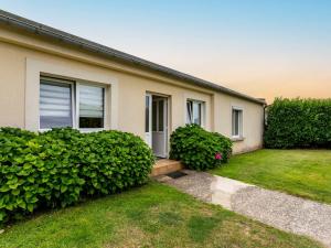 Holiday Home Le Saint Vigor - BAX400 by Interhome