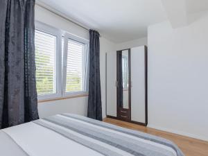 Apartment Tome-1 by Interhome