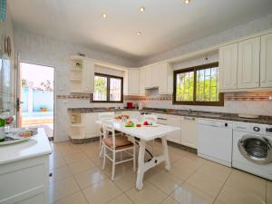 Holiday Home Sandra by Interhome