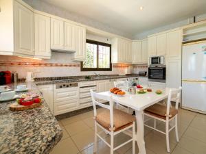 Holiday Home Sandra by Interhome