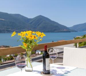Superior Double Room with Balcony and Lake View room in Hotel Ascona