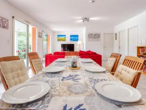 Maisons de vacances Holiday Home Les Acacias - MVT245 by Interhome : photos des chambres