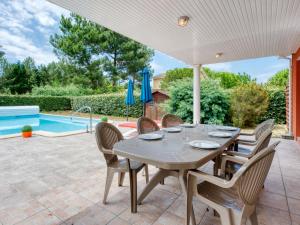 Maisons de vacances Holiday Home Les Acacias by Interhome : photos des chambres