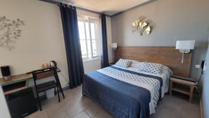 Hotels Le Dauphin Bleu : photos des chambres