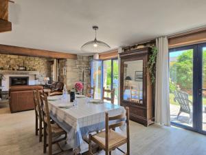 Maisons de vacances Holiday Home St Adrien by Interhome : photos des chambres