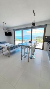 Υπόσκαφα cave concept