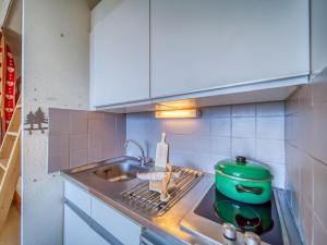 Studio Vostok Zodiaque-79 by Interhome