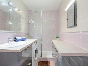 Appartements Apartment Les Rives Latines by Interhome : photos des chambres