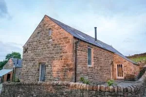 Hilltop Farm - Big Barn Luxury accommodation. - Tansley