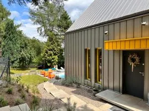 HonoLulu Dom Wakacyjny z balią, sauną i basenem - Kłaczno