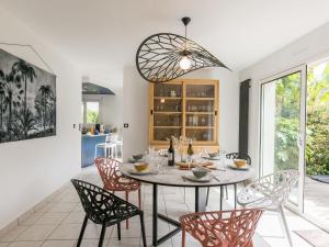 Maisons de vacances Holiday Home L'echappee by Interhome : photos des chambres