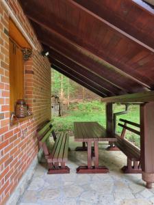 Cottage by the pond Pavel