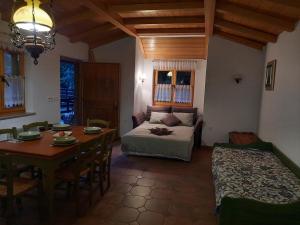 Cottage by the pond Pavel 