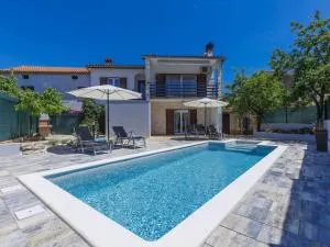 Holiday Home Reaa by Interhome - Šajini