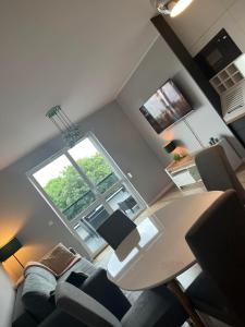 Apartament Nowoczesny w Centrum Torunia/podziemny parking i winda