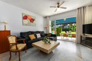 Spacious Beachfront Holiday Home