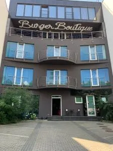 Hotel Alexander's - 皮耶什佳尼