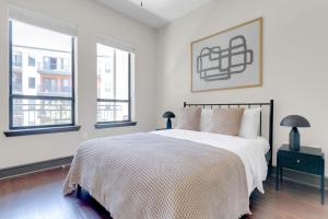 Domain 1br w gym pool wd nr Q2 Stadium ATX-66