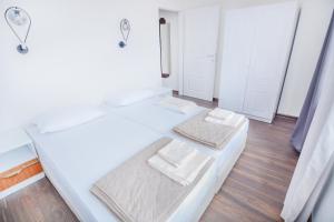 B&B APARTMENTS