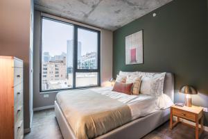W Loop 1BR w Gym Pool WD nr Fulton Mkt CHI-213