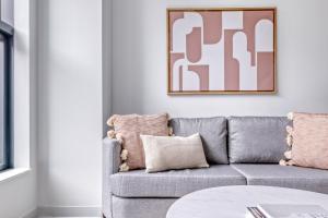 W Loop Studio w Gym Pool in heart of Greektown CHI-532